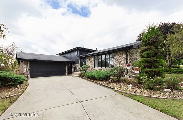 1st image of 12925 Meadowview Ln