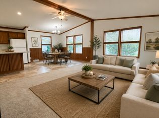 105 20th St NW #467, Stewartville, MN 55976
