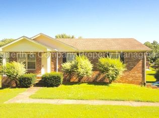2544 Memorial Dr, Clarksville, TN 37043