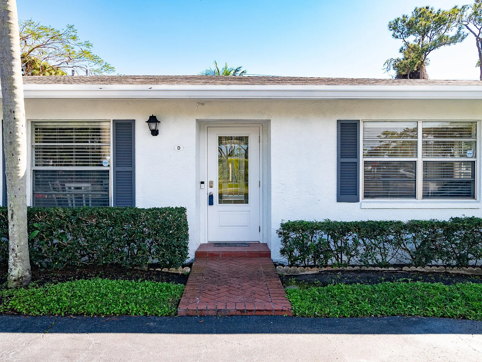 2 bed, 2.0 bath, 1400 sqft, $3,250 — Photo 2
