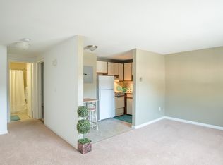 Coachlight Village, Agawam, MA 01001