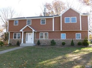 27 Fieldstone Pl, Wayne, NJ 07470