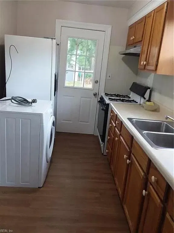 9405 Mason Creek Rd — Photo 2