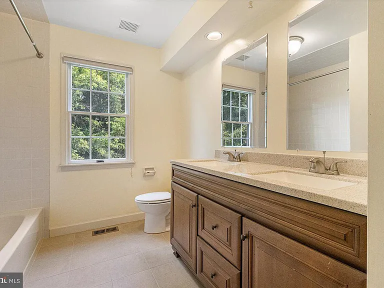 47 Wilkinson Way — Photo 17