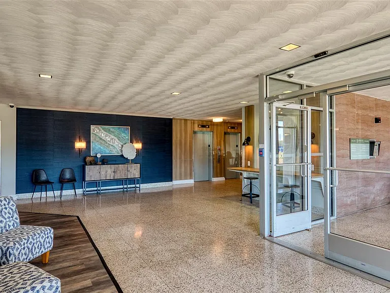 The Lafayette Apartments — Photo 13