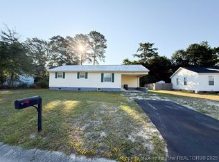 205 Waddell Dr, Fayetteville, NC 28301