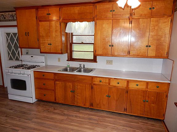 2nd image of 508 E Waterford St