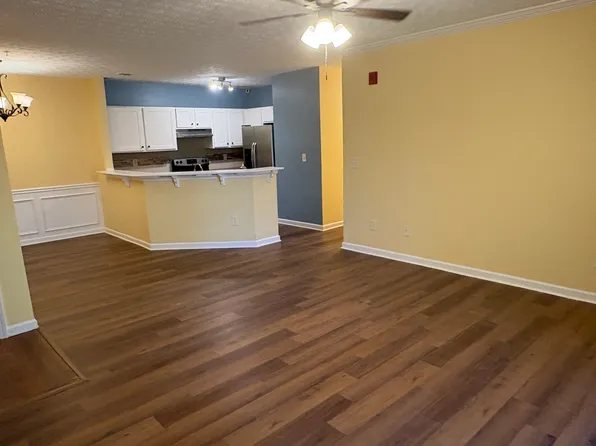 111 Ridgecreek Dr, Clarkston, GA 30021