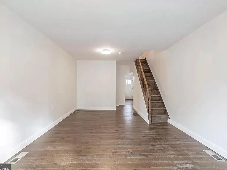 1825 McClellan St — Photo 3