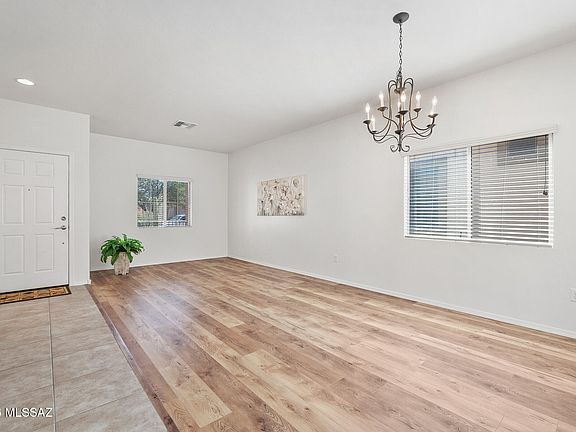 3rd image of 444 W Calle Sombra Linda