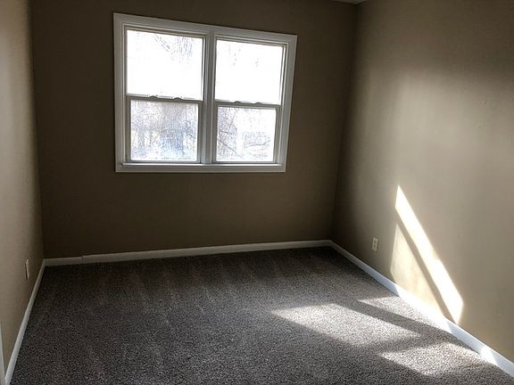 5th image of 4715 E 18th St
