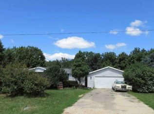 22247 Ebys Mill Rd, Cascade, IA 52033