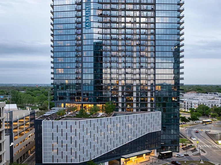 Eastline Residences — Photo 37