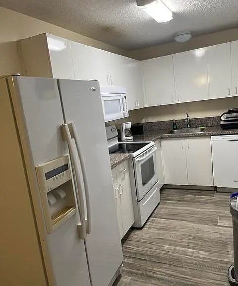 5070 Sanctuary Way #E — Photo 9