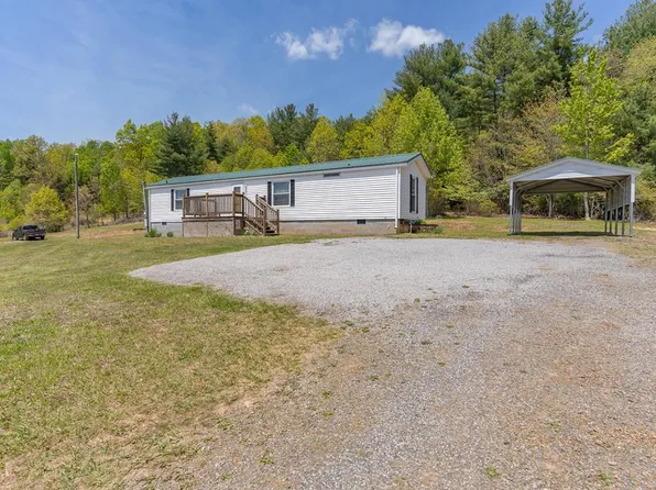 56 Blackstone Ln, Galax, VA 24333