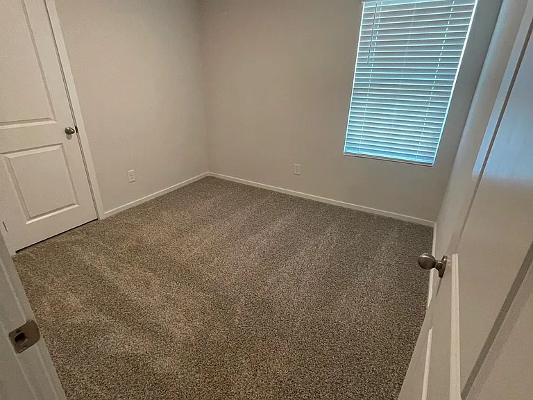 12164 Lexington Heights Dr — Photo 12