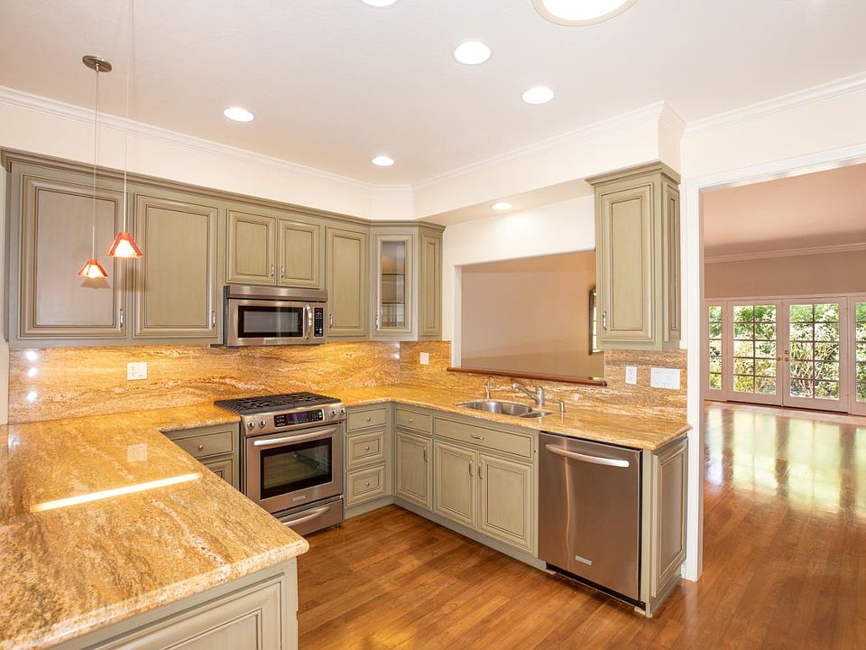 1st image of 154 White Oak Drive