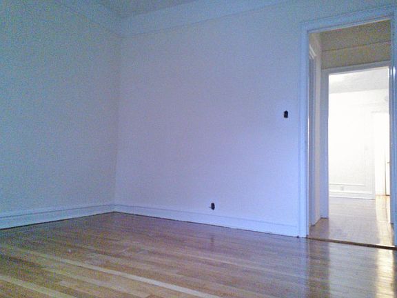 2nd image of 23 W 88th St APT 4F