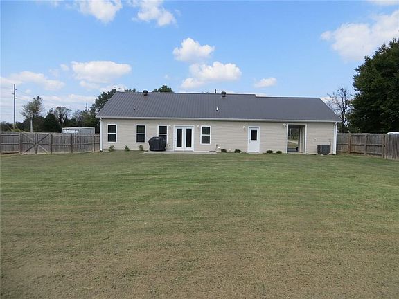 2nd image of 1523 Ladelle Ave