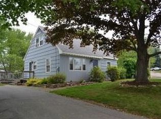 8 Applevale Dr, Dover, NH 03820