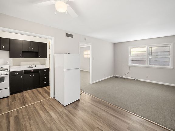 5th image of 2220 Heather Ln #8