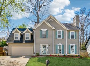 880 Hillary Ln, Lawrenceville, GA 30043