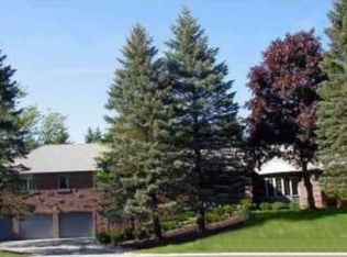 1245 Belair Cir, Roseville, MN 55113