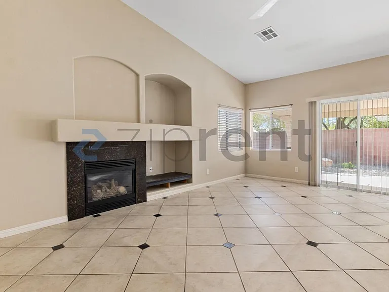1158 Mirage Lake St — Photo 7