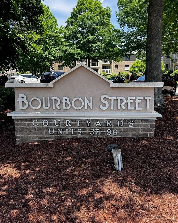 1st image of 11 Bourbon St APT 39