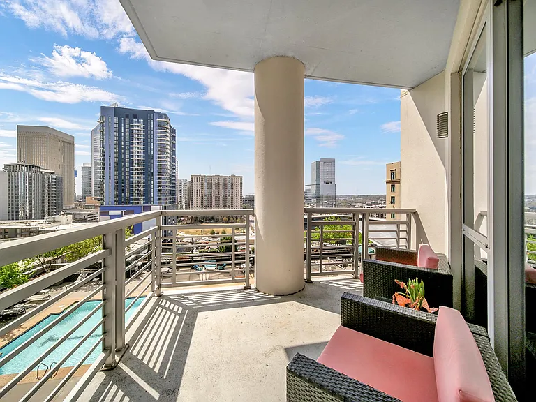 333 W Trade St #908 — Photo 24