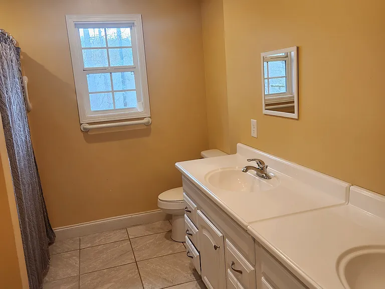 223 Varnes Ln — Photo 2