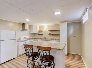 1011 Emerald St APT 3, Madison, WI 53715