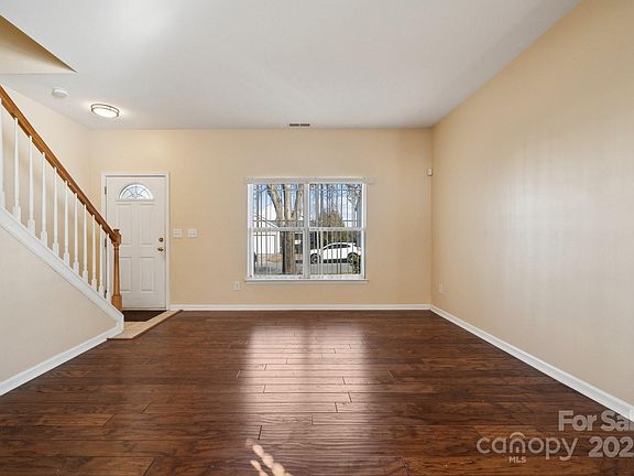 5th image of 1411 Ladora Dr