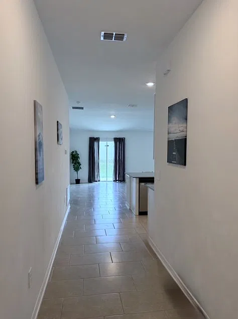 3 bed, 1555 sqft, $1,890 — Photo 3