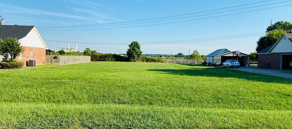 2nd image of 612 Guthrie Rd