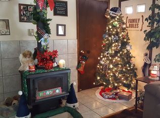 100 Smithview Dr, Greentown, PA 18426