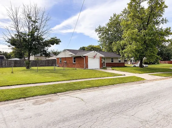 419 Scarborough Ct, New Lebanon, OH 45345