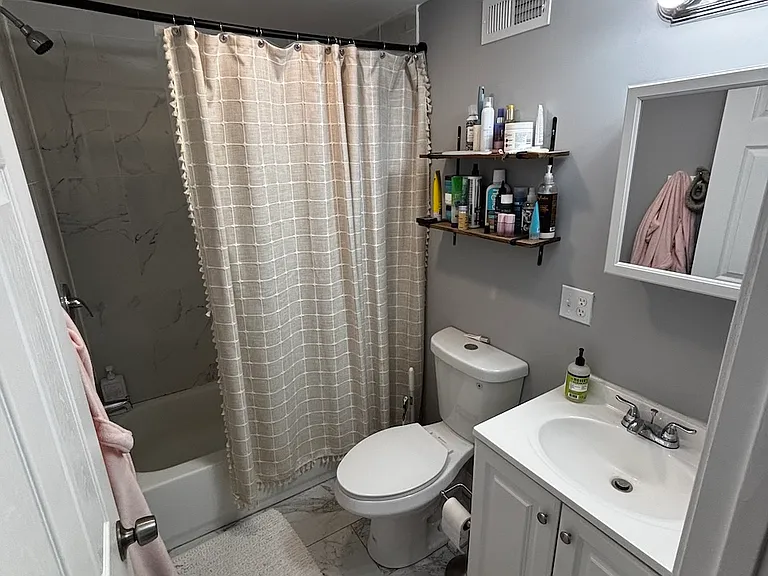 1021 W Wellington Ave #CH1 — Photo 9