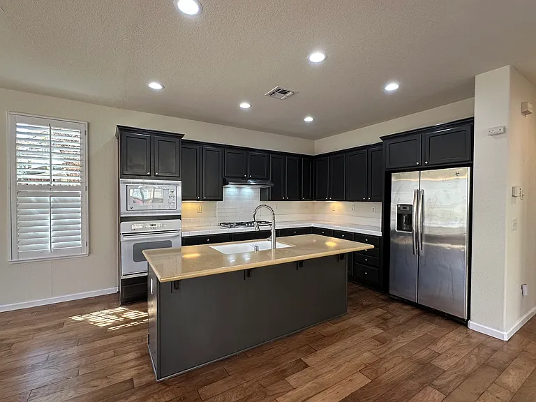 322 S Central Pkwy — Photo 10