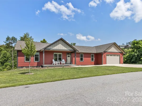 11 S Pine Dr, Weaverville, NC 28787