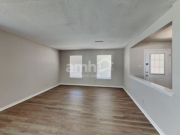 5th image of 6860 Maywood Cir