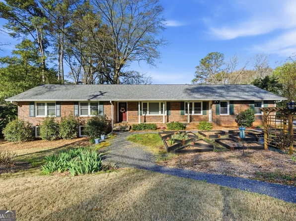 3024 Country Squire Ln, Decatur, GA 30033