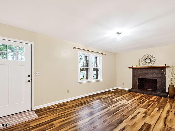 5th image of 903 Limerick Ln