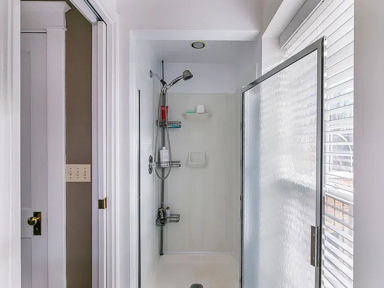 7446 Byron Pl — Photo 3