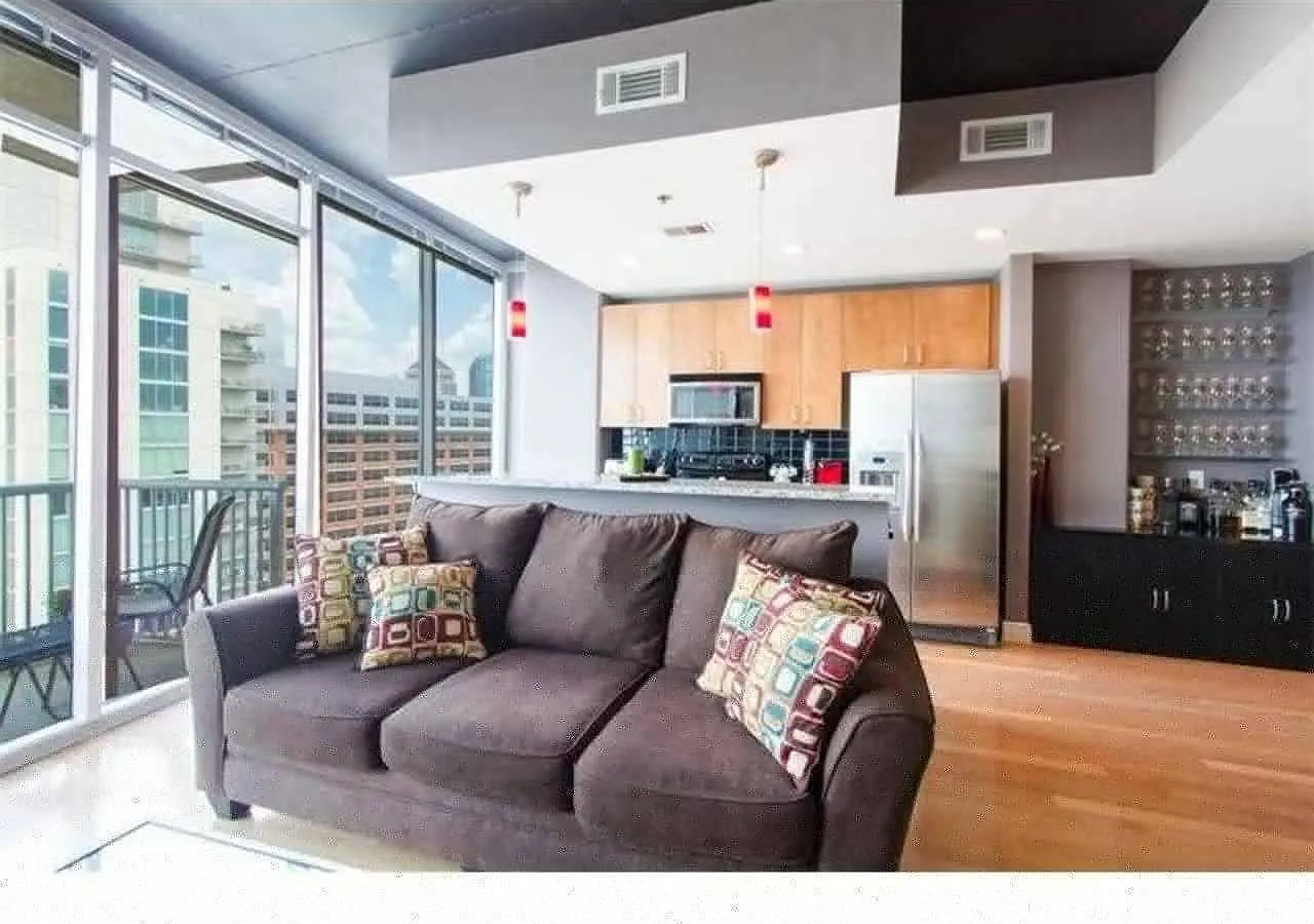 1 bed, 774 sqft, $2,000 — Photo 3