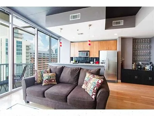 44 Peachtree Pl NW Photo 1
