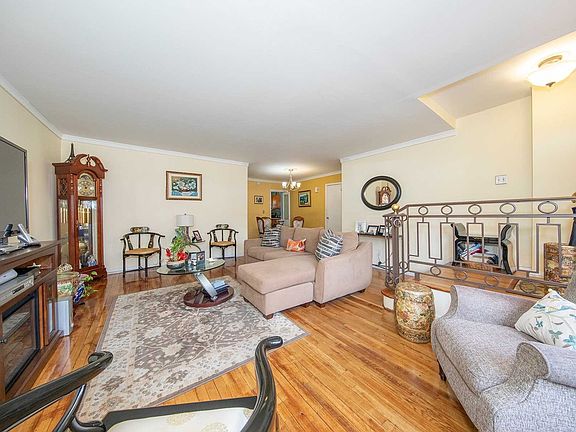 4th image of 1600 Grand Ave APT G1