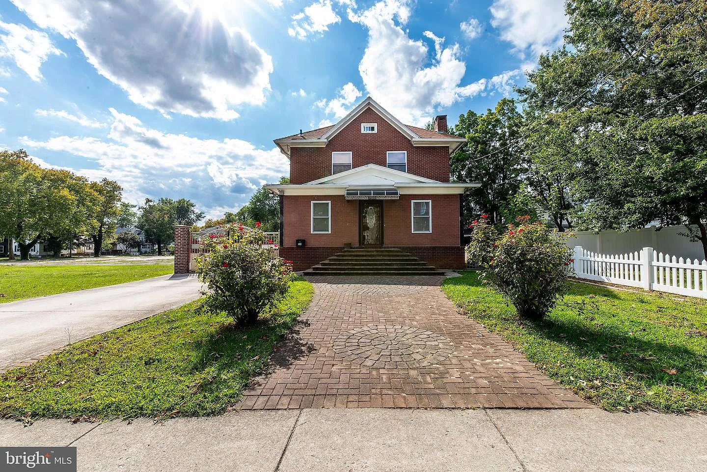 306 S East Ave photo 1