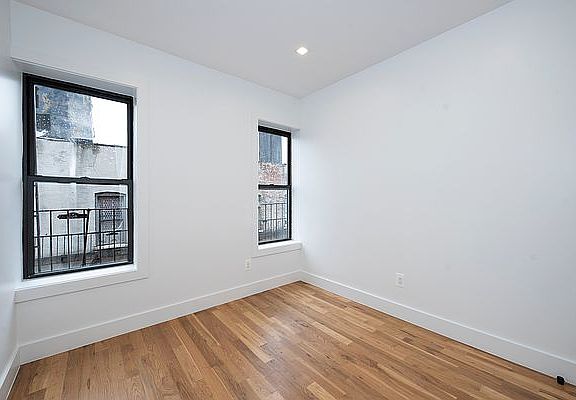 3rd image of 419 16th St #15F