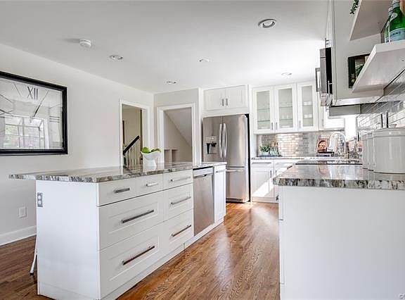 4th image of 7553 Rockfalls Dr